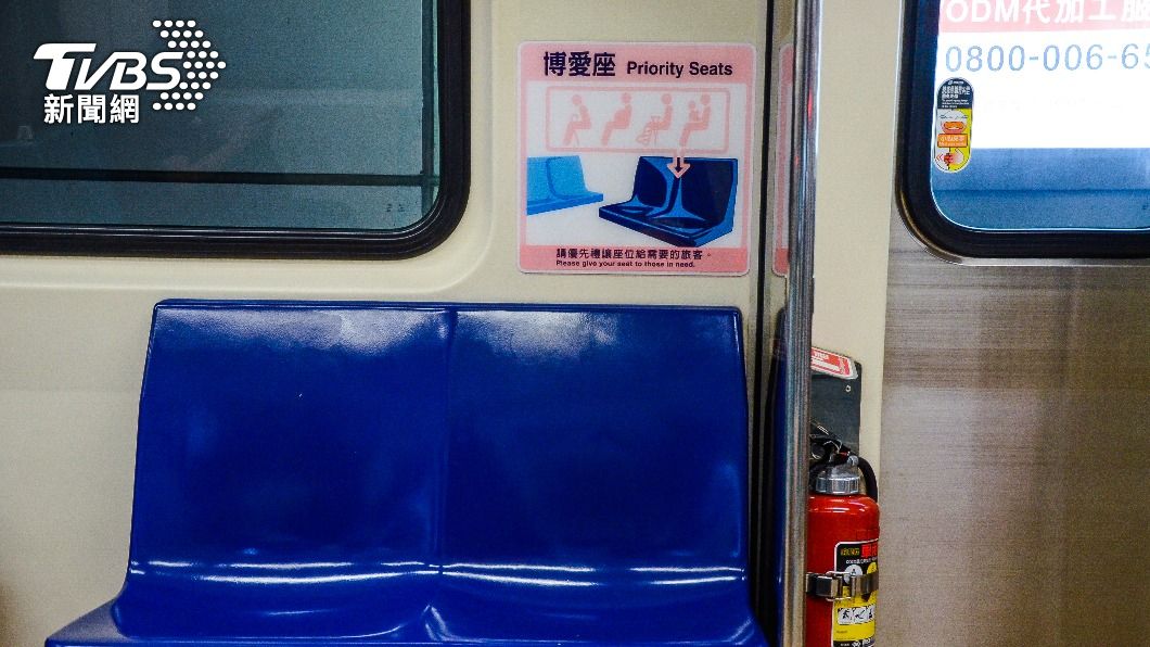 搭乘捷運博愛座是否讓座常會引發不少爭議。（示意圖／shutterstock達志影像）