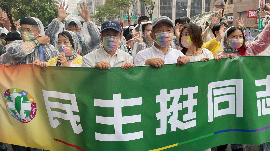 民進黨台北市長候選人陳時中今參與同志大遊行。（圖/陳時中辦公室提供）