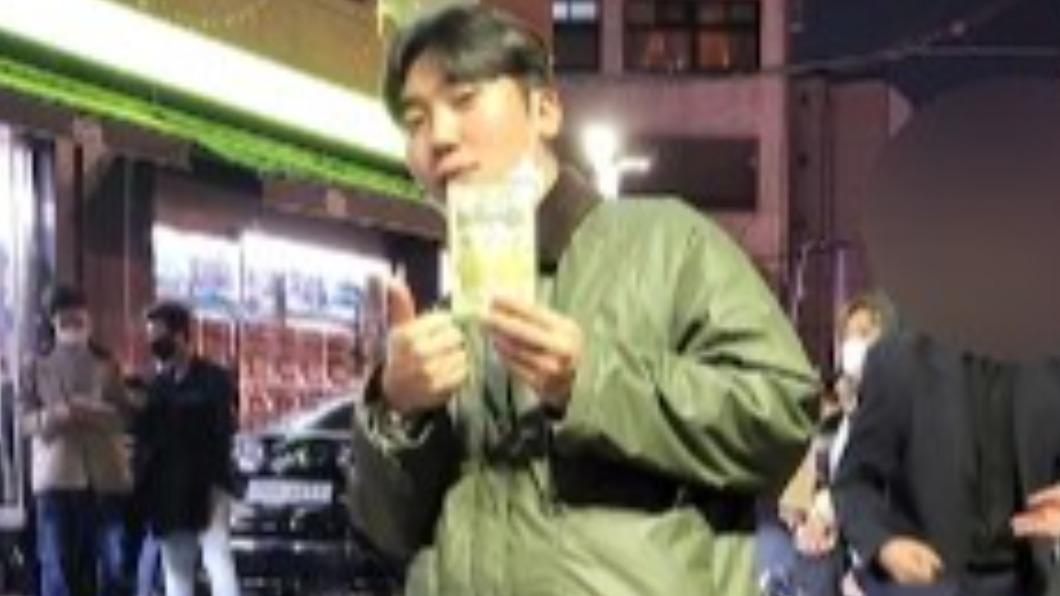 24歲南韓男生崔寶成（Choi Boseong），周末與好友前往梨泰院參加派對歡慶生日，未料卻捲入這場死亡意外。（圖／翻攝自《華盛頓郵報》）
