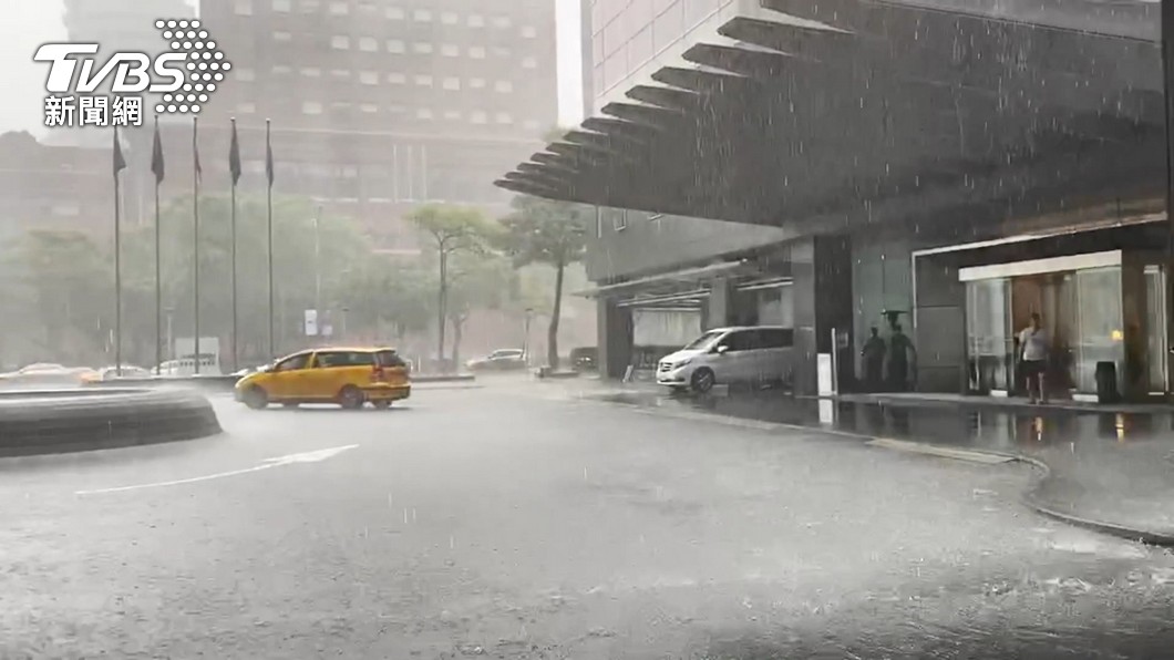 為嚴防豪雨，北市宣布水門「只出不進」。（圖／TVBS）