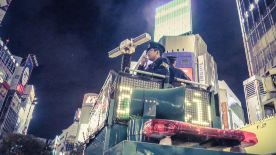 日本DJ警察會在大型活動時出動。（圖／翻攝自推特@awaodorisns）