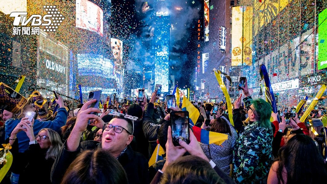 美國紐約時報廣場（Times Square）的跨年活動常聚集百萬人。（圖／達志影像美聯社）