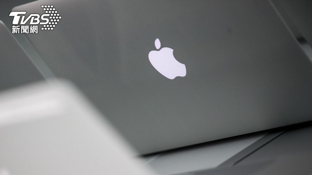蘋果Macbook的發光LOGO有望回歸。（圖／達志影像美聯社）