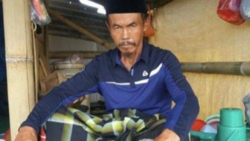 印尼一名單身61歲老伯，在14歲迎娶第1任妻子後，至今47年內已和46名女子結過87次婚。（圖／翻攝自《星洲網》）