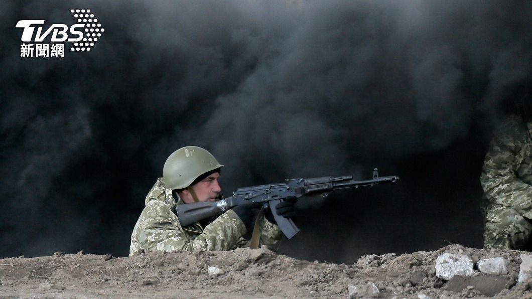 俄羅斯軍隊仍持續猛攻烏克蘭。（圖／達志影像美聯社）
