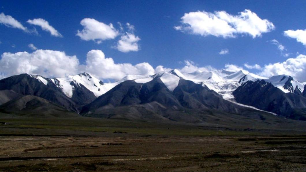 6大派圍攻位於新疆崑崙山的光明頂，究竟要花多久時間？（圖／翻攝自維基百科）