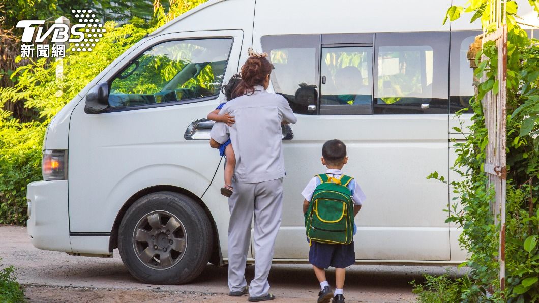 日本福岡去年7月發生一起托兒所學童被鎖在車內而中暑身亡的案件。（示意圖／shutterstock 達志影像）