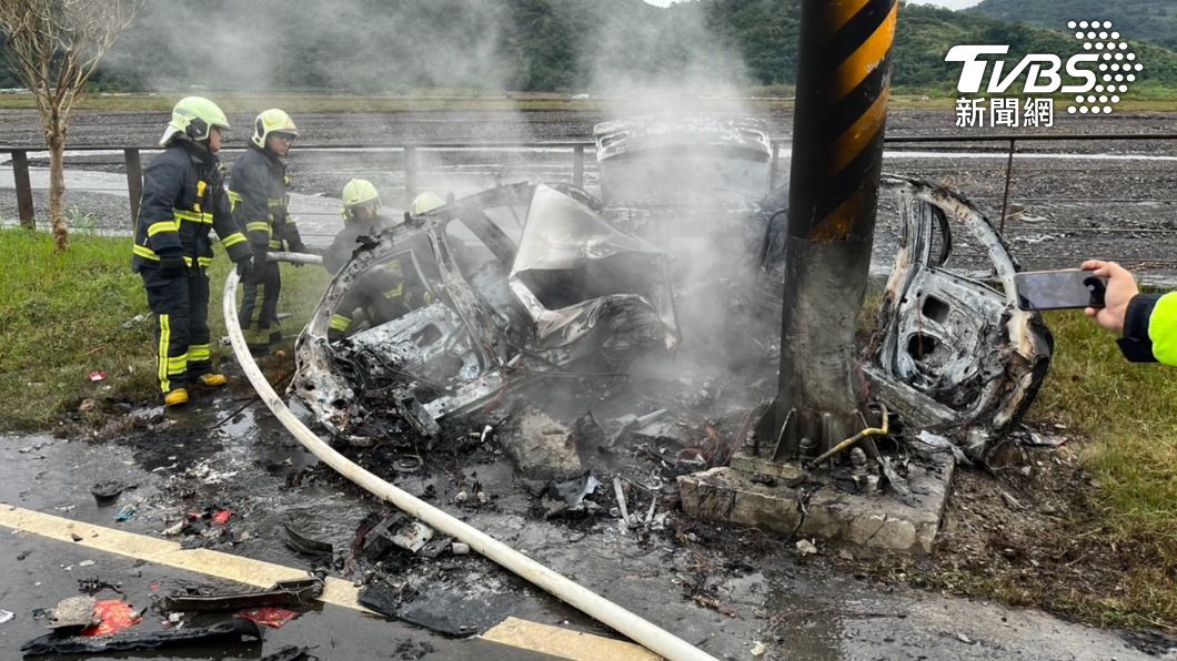 宜蘭縣三星鄉發生火燒車嚴重事故。（圖／TVBS）