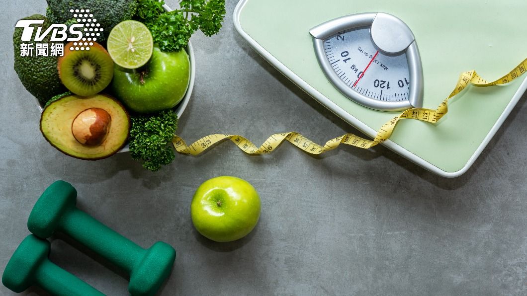 減脂過程改善飲食和生活作息很重要。（示意圖／shutterstock達志影像）