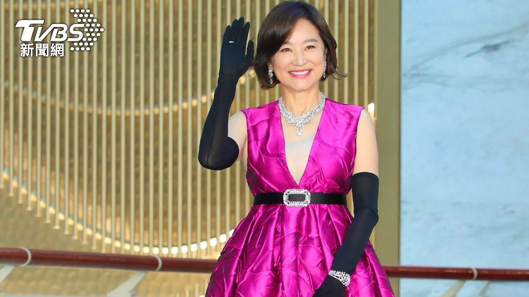 林青霞戴著4億珠寶現身台北時尚活動。（圖／黃城碩攝）