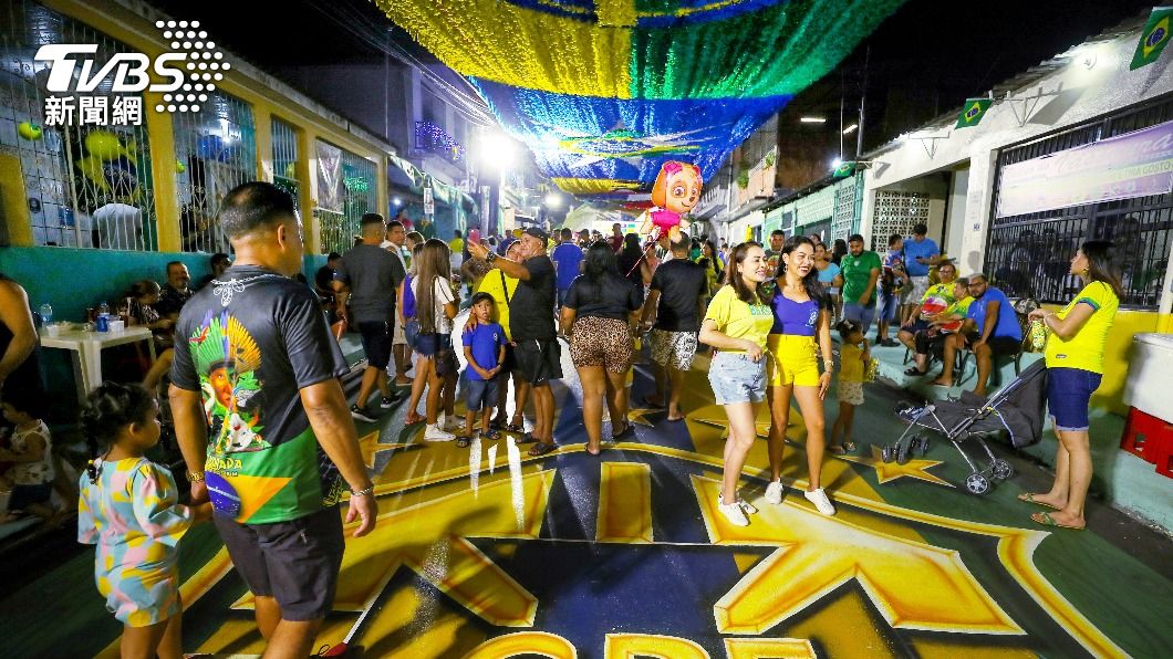 巴西人期待國家隊能奪下第六座世界盃冠軍。（圖／達志影像美聯社）