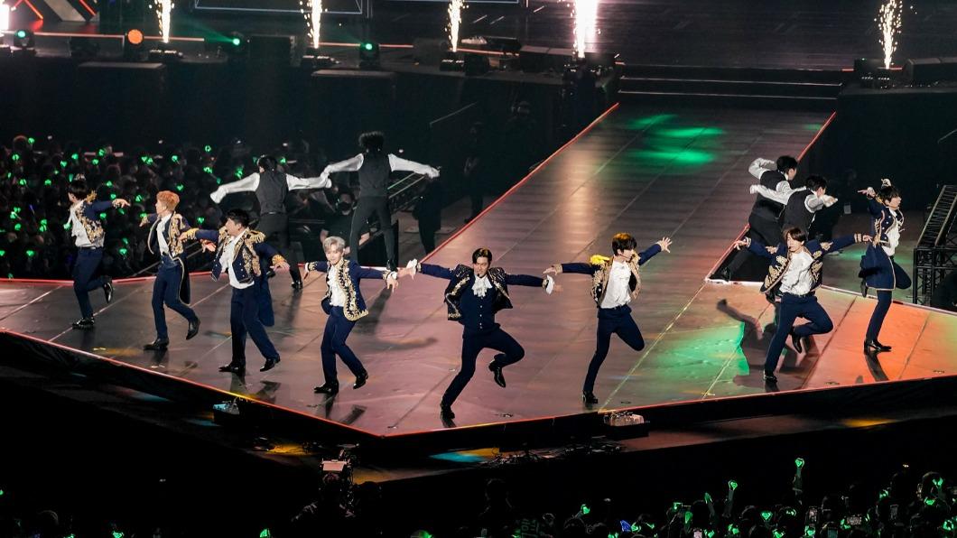 Super Junior一開場就帶來6首唱跳。（圖／超級圓頂提供）