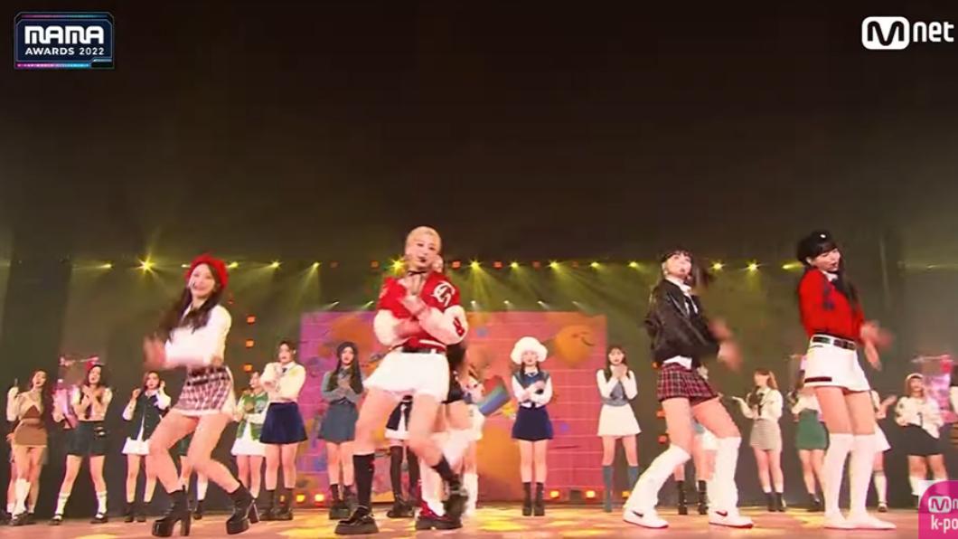五組新人女團表演遭到批評。(圖／翻攝自Mnet K-POP YouTube）