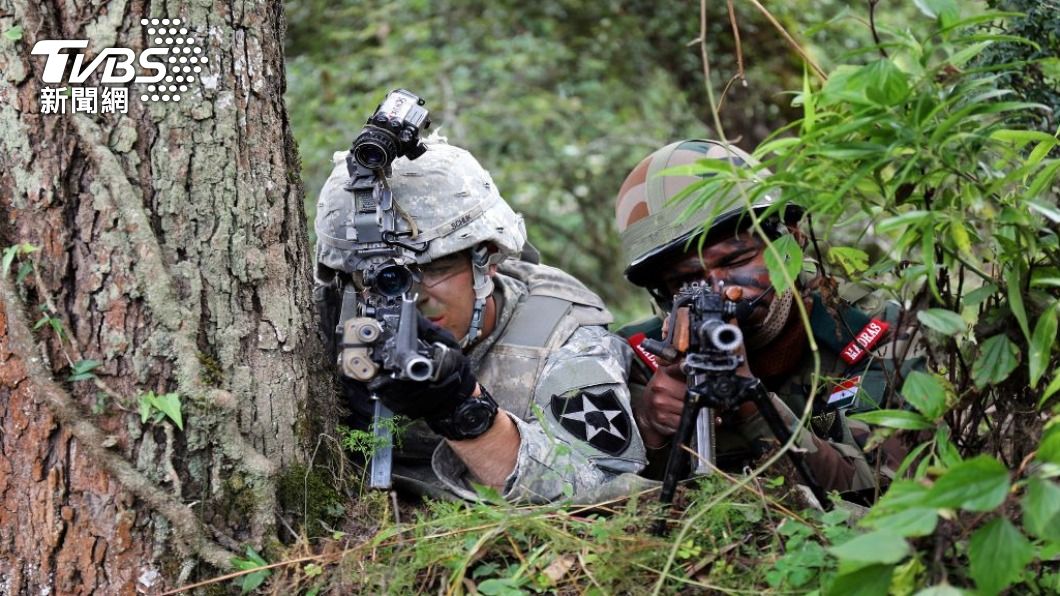 印度和美國軍隊29日進行年度演習，這次重點在高海拔訓練。（圖／路透社）
