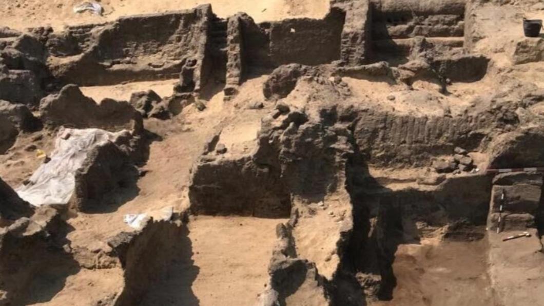 奎斯納（Quesna）墓地遺址發現了幾具舌頭是黃金製成的木乃伊。（圖／翻攝自@TourismandAntiq Twitter）