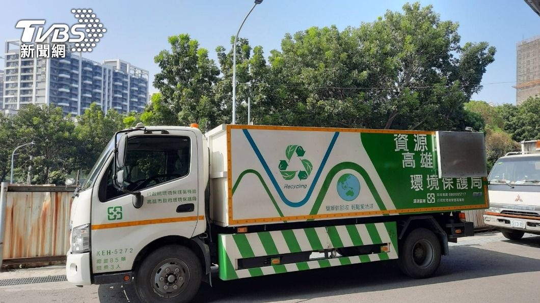 改裝回收車挨轟，環保局命拆除。（圖／TVBS）
