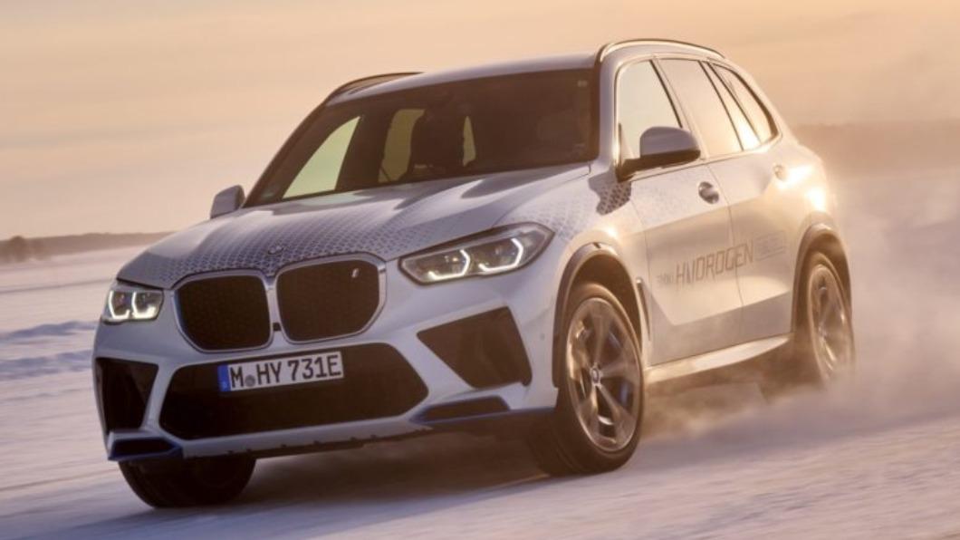 BMW宣布iX5 Hydrogen已經展開小規模量產。(圖／翻攝自BMW)