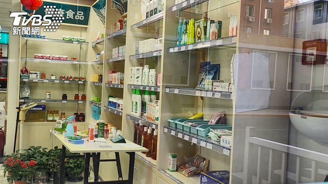 中國藥局出現搶購潮。（圖／TVBS）