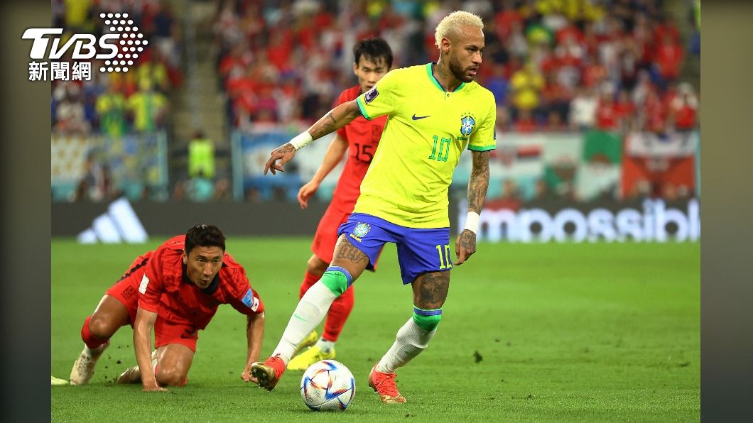 巴西明星球員內馬爾先前因為腳傷缺席小組賽，今正式回歸世界盃。（圖／達志影像路透）