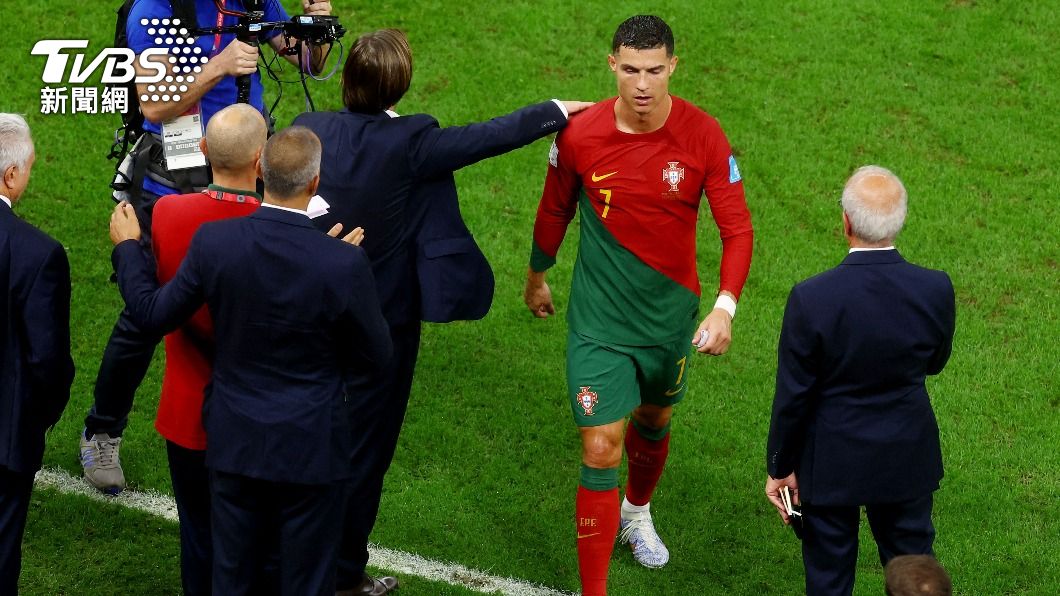 葡萄牙頭號球星「C羅」羅納度（Cristiano Ronaldo）今（7）日賽後獨自黯然離場。（圖／達志影像路透社）