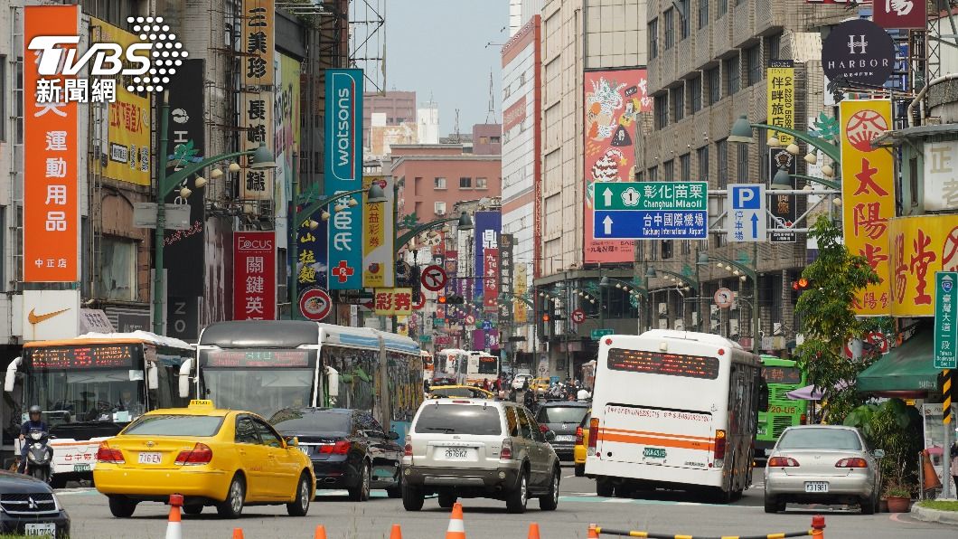 台灣因為頻繁出現汽機車不禮讓行人，造成不少死傷意外。（示意圖／shutterstock達志影像）