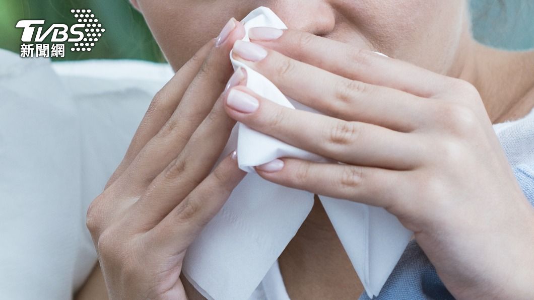 慢性鼻竇炎會導致鼻塞、臉部脹痛等症狀。（示意圖／shutterstock達志影像）