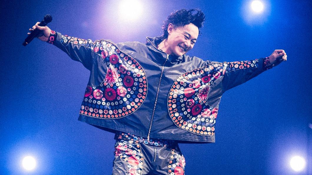 陳奕迅的香港紅館演唱會讚聲不斷，與此同時，他的夯曲〈孤勇者〉將在世足4強賽現場播出。（圖／ESL Limited提供）