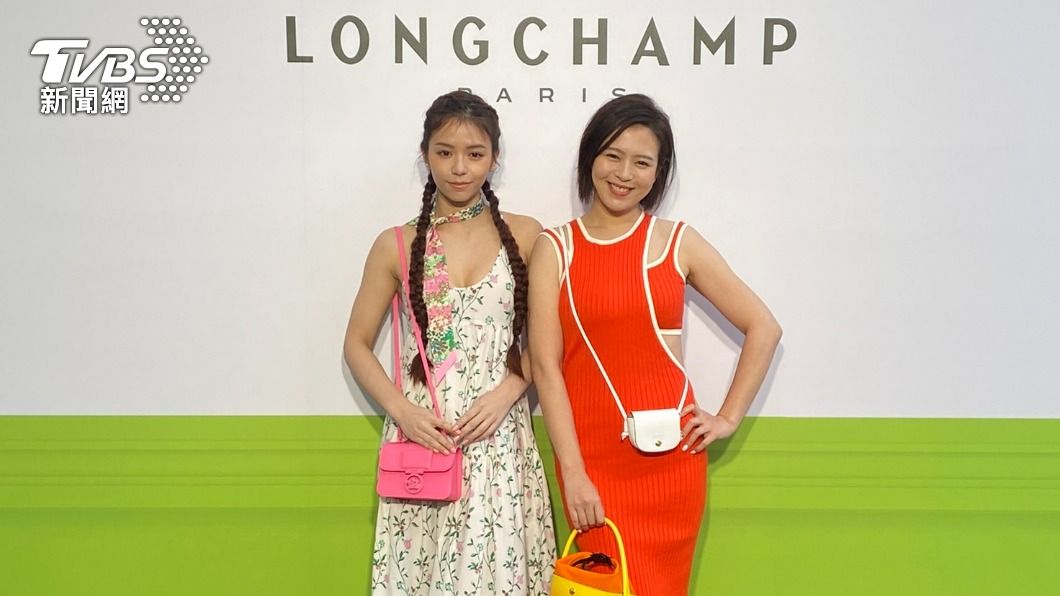 女星劉品言與宋芸樺出席「Longchamp 2023 春夏系列新品預覽會」。（圖／廖福生攝）