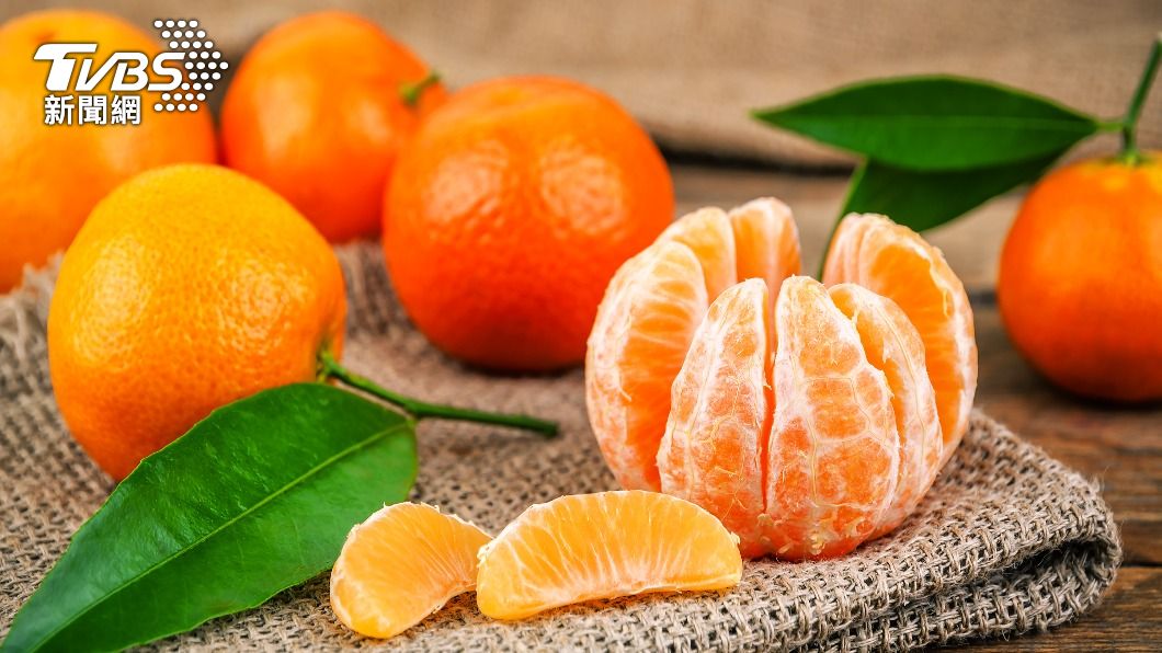 橘子內含有誘發頭痛的成分，小心越吃越痛。（示意圖／Shutterstock達志影像）