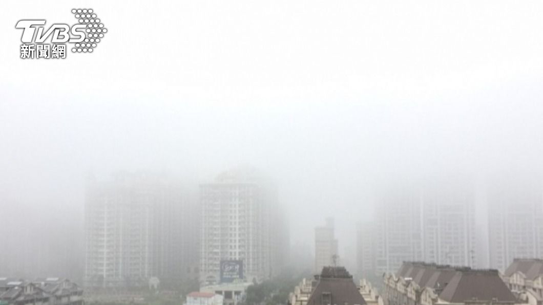 日月潭被濃霧籠罩。（示意圖，與本文無關／TVBS資料畫面）