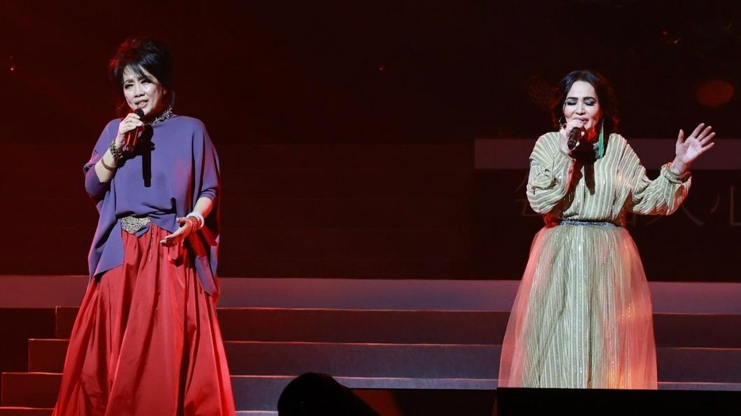 潘越雲（右）和齊豫今晚在台北流行音樂中心開唱，透過歌聲緬懷故友三毛。（圖／黃城碩攝）