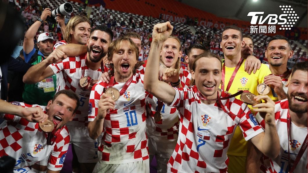 克羅埃西亞球員集體慶祝世足摘銅。（圖／達志影像路透）