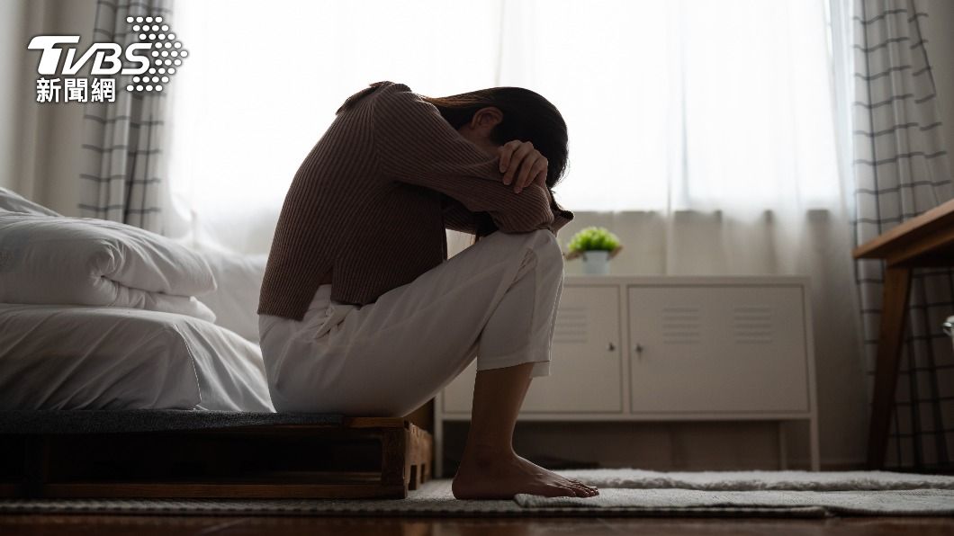 網友無法承受家人給的精神壓力。（示意圖／shutterstock達志影像）