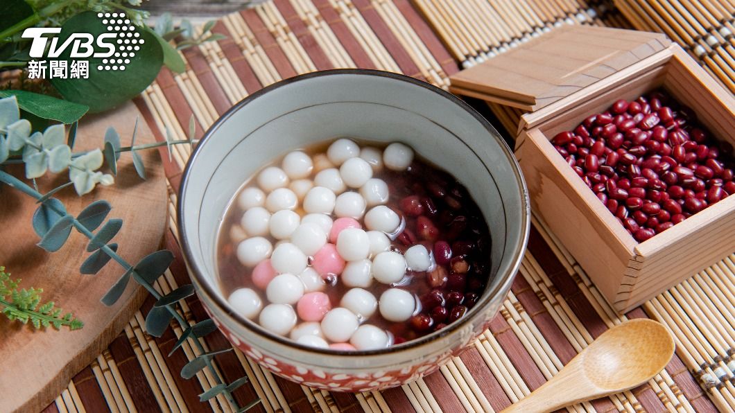 湯圓象徵團圓，是冬至必吃代表性食物。（示意圖／shutterstock達志影像）