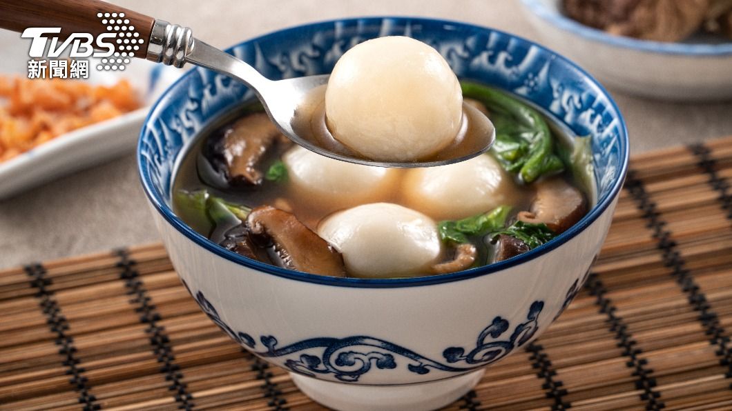 不少民眾在冬天會煮上一碗湯圓暖胃。（示意圖／shutterstock達志影像）