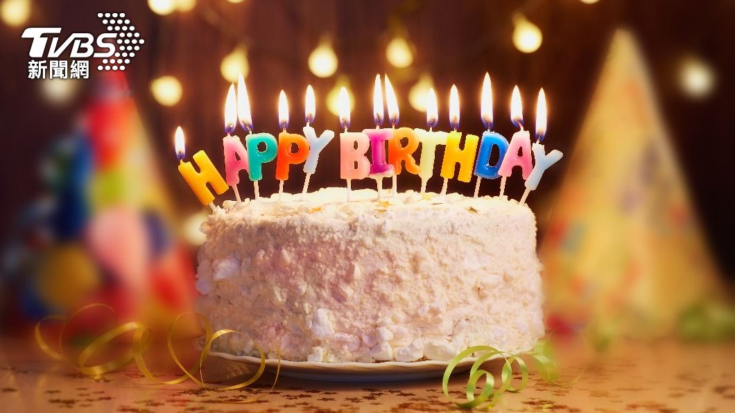 原PO在臉書上分享自己的生日蛋糕，卻驚見別人的名字也寫在蛋糕上。（示意圖／shutterstock達志影像）