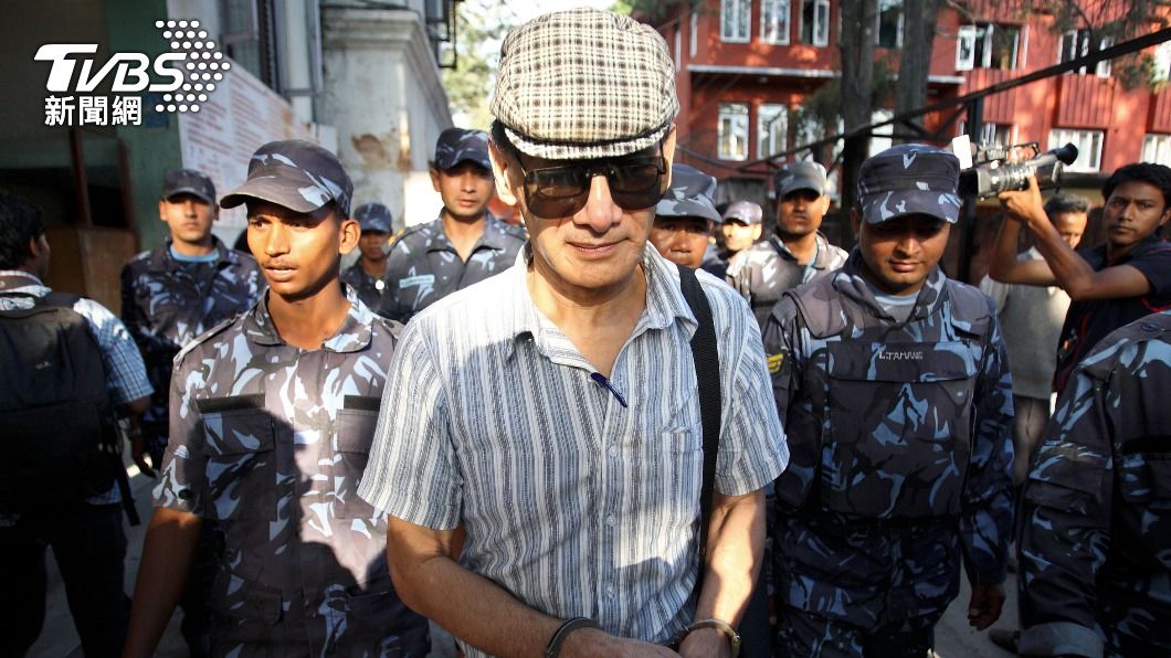 法籍亞裔連環殺人犯布拉吉（Charles Sobhraj），在尼泊爾服刑19年後，21日獲最高法院批准釋放。（圖／達志影像路透社）