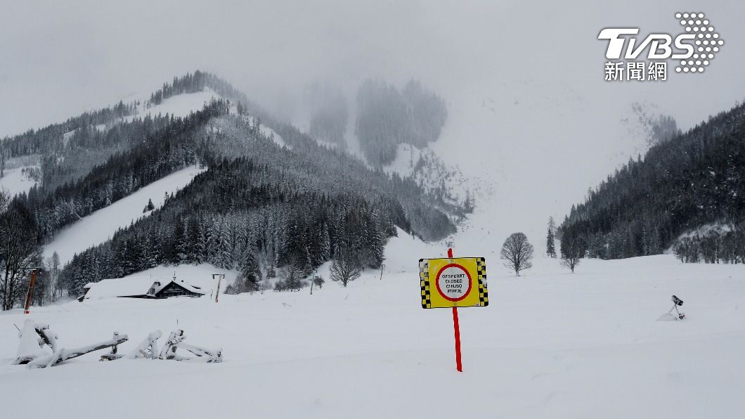 奧地利西部一處滑雪勝地25日發生雪崩。（示意圖／達志影像路透社）