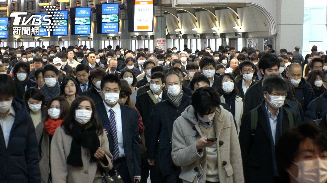 日本在昨（28）日新增415例死亡病例，創下疫情以來的歷史新高。（示意圖／shutterstock達志影像）