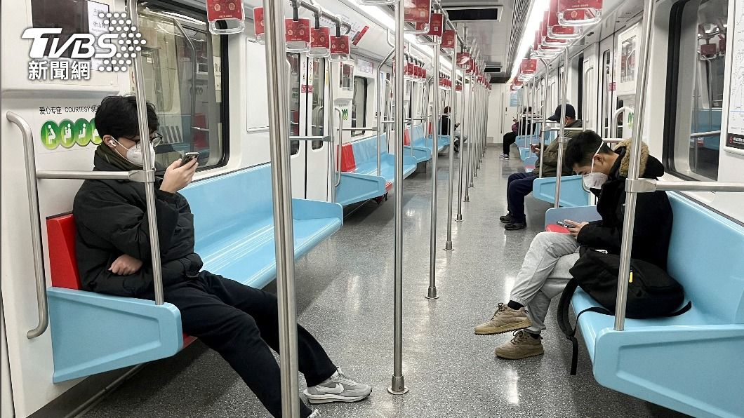 圖為上海地鐵乘客。（圖／達志影像路透社）