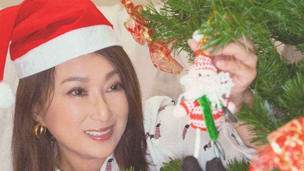 王瑞霞日前推出節慶單曲〈聖誕a-Ha快樂a-Ha〉，陪伴歌迷度過幸福滿滿的12月。（圖／米樂士提供）