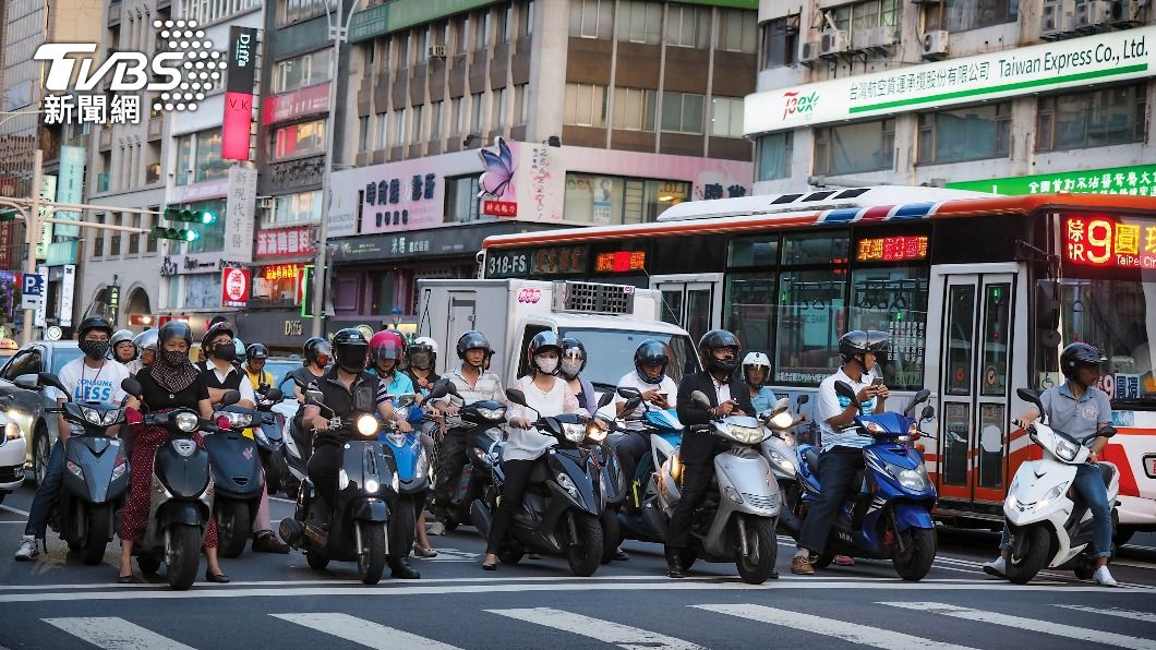 台灣騎機車人口眾多。（示意圖／Shutterstock達志影像）