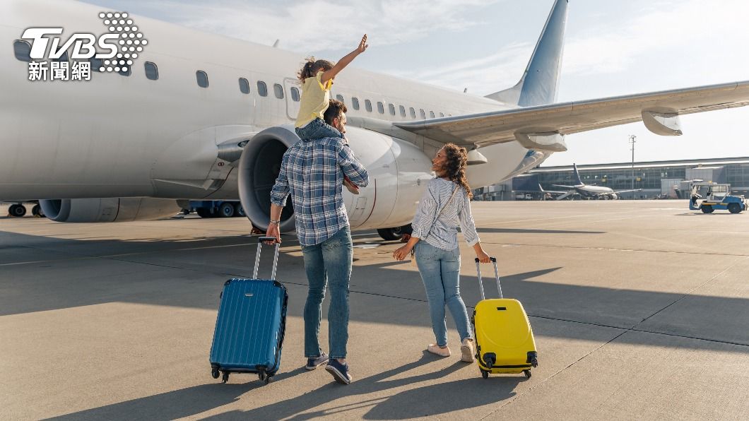 調查指出超過8成的人希望與家人一起旅遊。（示意圖／shutterstock達志影像）