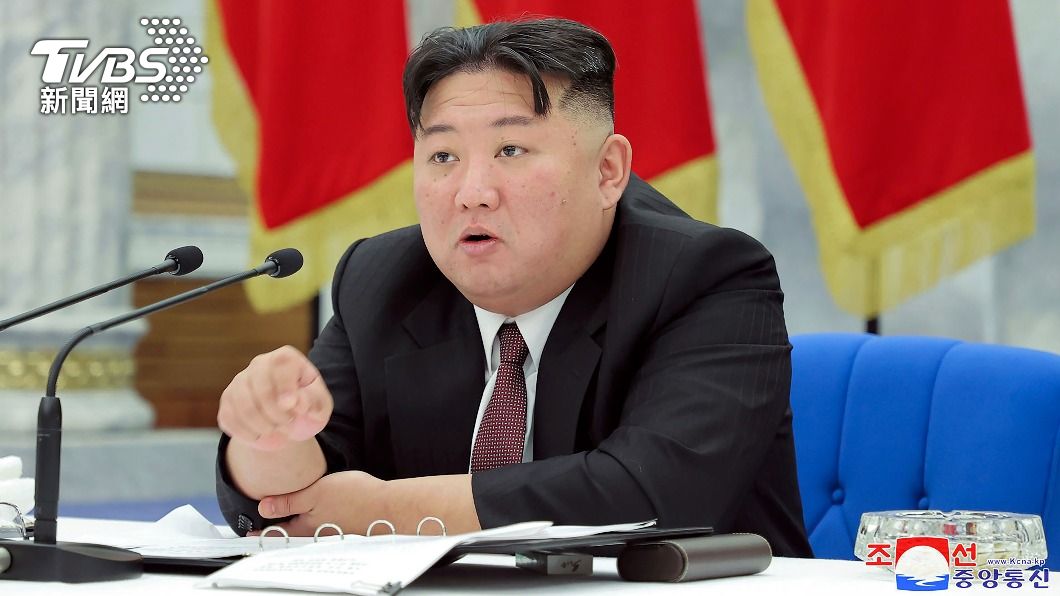 金正恩31日在勞動黨會議上宣布北韓未來的核武和國防發展戰略。（圖／達志影像美聯社）