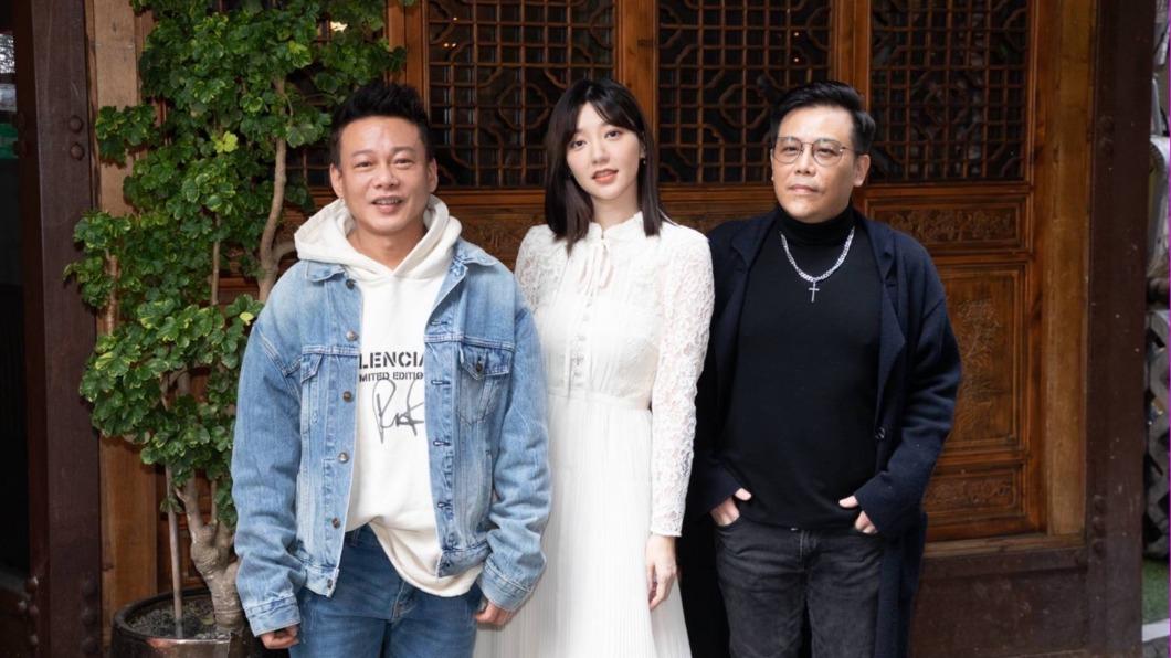 《山中森林》導演姜寧（右）帶主演李康生、郭雪芙亮相。（圖／禾力文創提供）