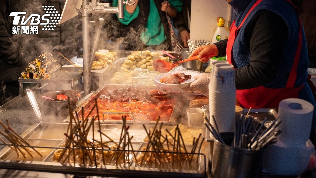 許多人到韓國都會去吃路邊攤的小吃。（示意圖／shutterstock達志影像）