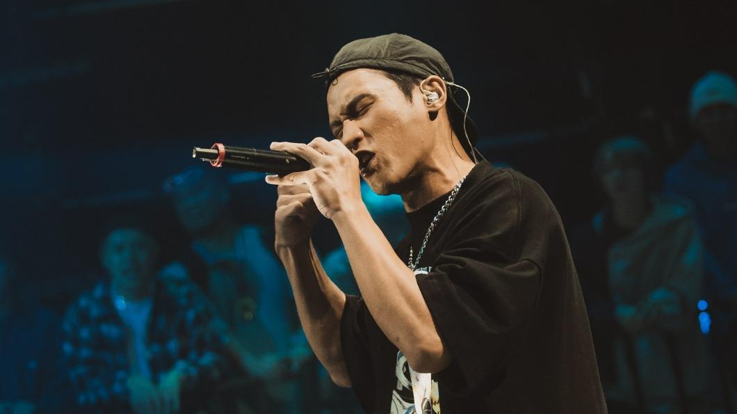 吳宗憲兒「聲音跑掉」網炸鍋 演出只有她挺：知名度高支持度低│TVBS新聞網