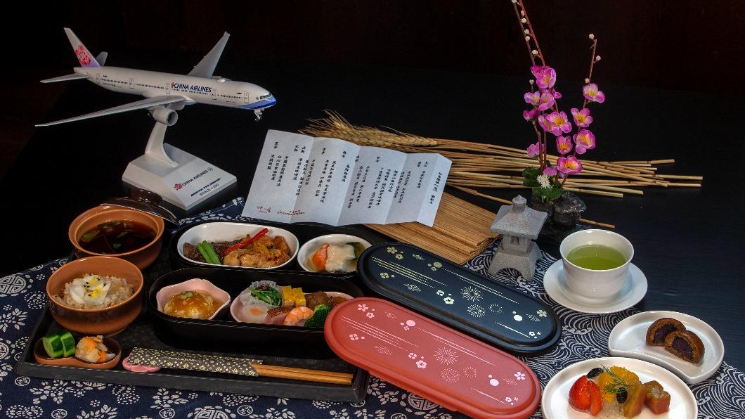 華航高空日式會席料理首季推出「初春御膳 翔」，主菜為黑毛和牛照燒。（圖／華航提供）