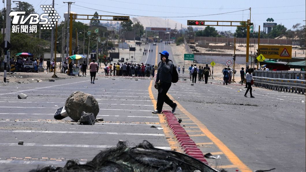 秘魯爆發反政府示威。（圖／達志影像美聯社）