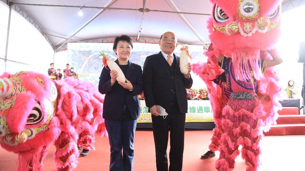行政院長蘇貞昌今日在台中和市長盧秀燕同台。（圖／台中市政府提供）